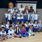 Banda Alakorô leva música e alegria para crianças de escola municipal em Salvador